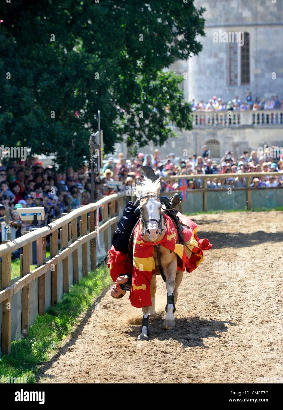 Giostre tornei presso Lulworth Castle camp bestival dorset 29 Luglio 2012 Foto Stock