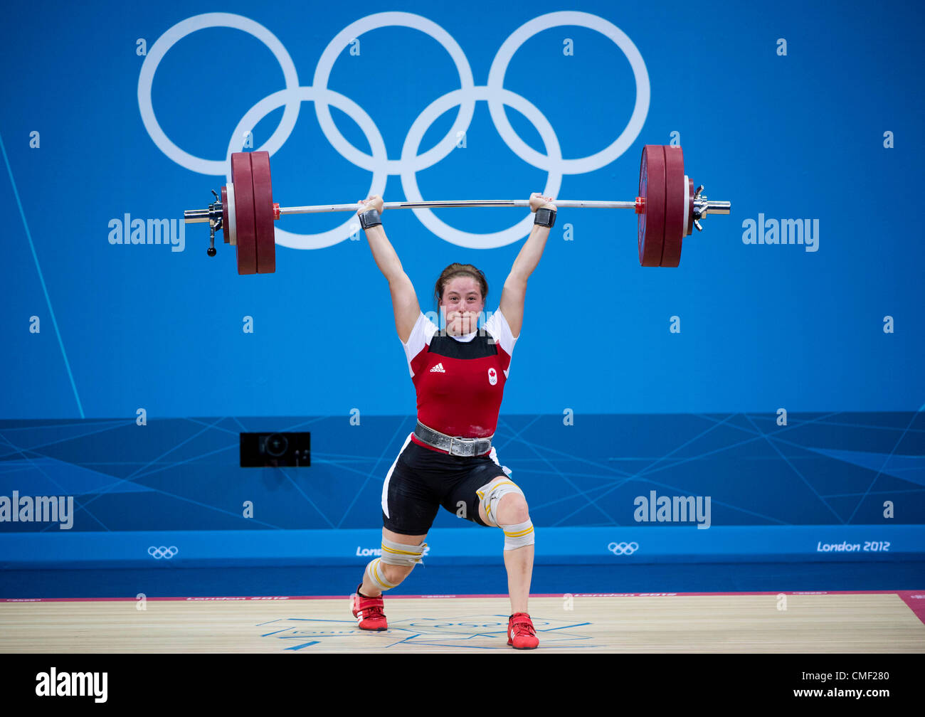 1 agosto 2012 - Londra, Inghilterra, Regno Unito - Marie-Eve Beauchemin (CAN) solleva 135 kg sul suo terzo tentativo nella donna 69kg pesi nelle Olimpiadi di Londra 20120 al Aquatics Centre il Agosto 01, 2012 a Londra, Regno Unito. (Credito Immagine: © Paul Kitagaki Jr./ZUMAPRESS.com) Foto Stock