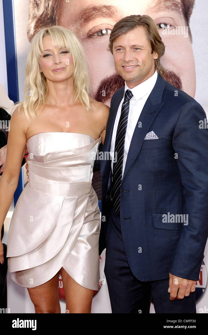 2 agosto 2012. Katherine LaNasa, concedere spettacolo presso gli arrivi per la campagna Premiere, Grauman's Chinese Theatre di Los Angeles, CA il 2 agosto 2012. Foto Da: Michael Germana/Everett Collection Foto Stock