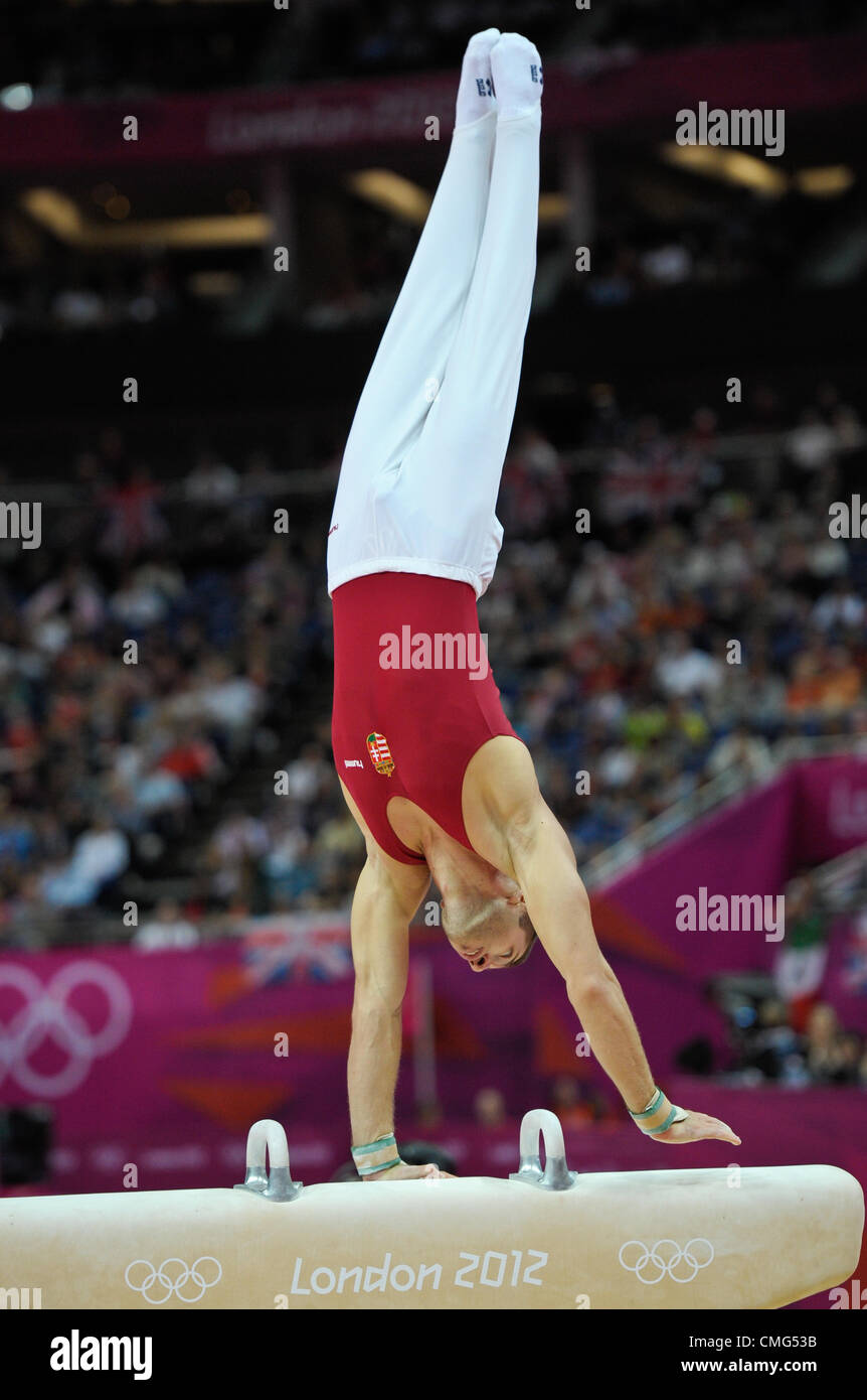 London 2012. La ginnastica dei singoli apparecchi finali 5.8.12 North Greenwich Arena . T Krisztian BERKI di Ungheria vincitore della medaglia di oro sul cavallo Pomell Foto Stock