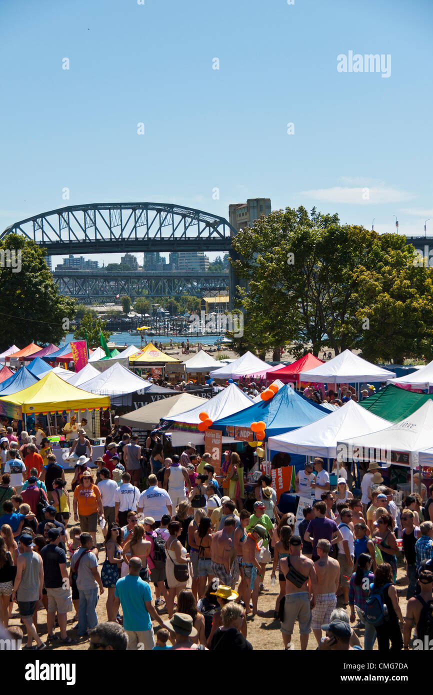 Il 5 agosto 2012. Sunset Beach, Vancouver, Canada, sito del post-parade festival annuale di Vancouver Pride Parade & Festival. Foto Stock