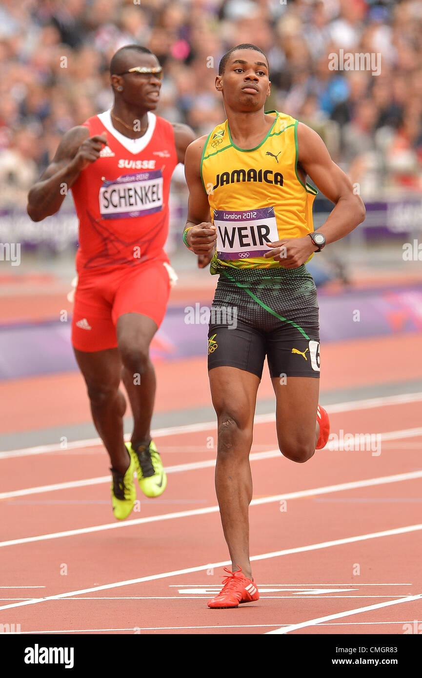 Londra, Inghilterra - Agosto 7, Warren stramazzo della Giamaica nella mens 200m si riscalda durante la sessione mattutina di atletica leggera presso lo Stadio Olimpico il 7 agosto 2012 a Londra, Inghilterra Foto di Roger Sedres / Gallo immagini Foto Stock