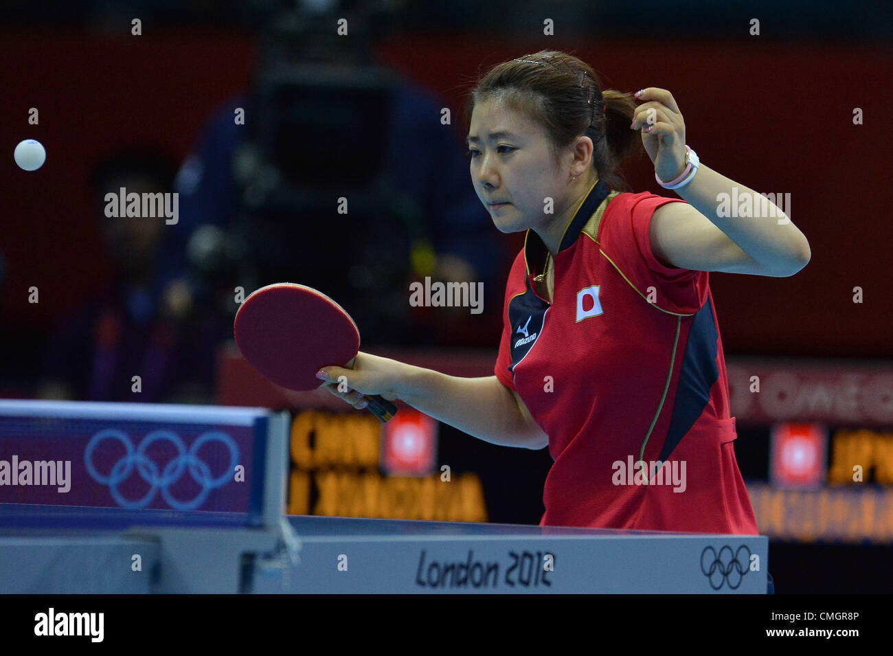 Londra, Inghilterra - 7 agosto Ai Fukuhara del Giappone durante il Womens Team medaglia d'oro nella tabella match di tennis tra il Giappone e la Cina a Exel Exhibition Hall il 7 agosto 2012 a Londra, Inghilterra Foto di Roger Sedres / Gallo immagini Foto Stock