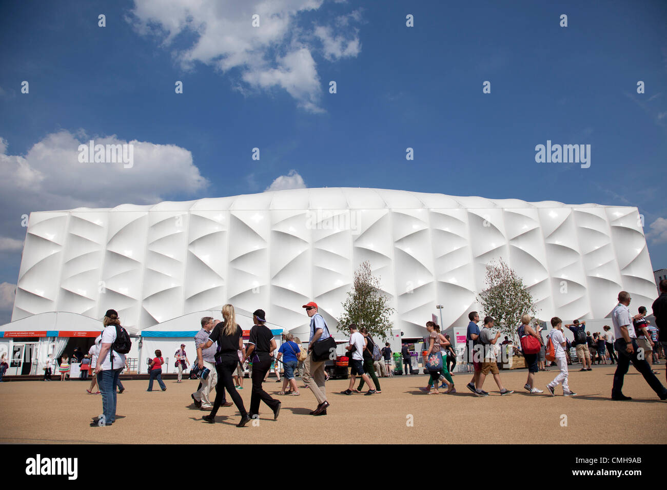 Londra, Regno Unito. Giovedì 9 Agosto 2012. Londra 2012 Parco Olimpico di Stratford, a est di Londra. Il Basket Arena. Affettuosamente noto come "materasso" questo è un eco edificio progettato per essere smontato e utilizzato per altri tornei in altre posizioni. Foto Stock