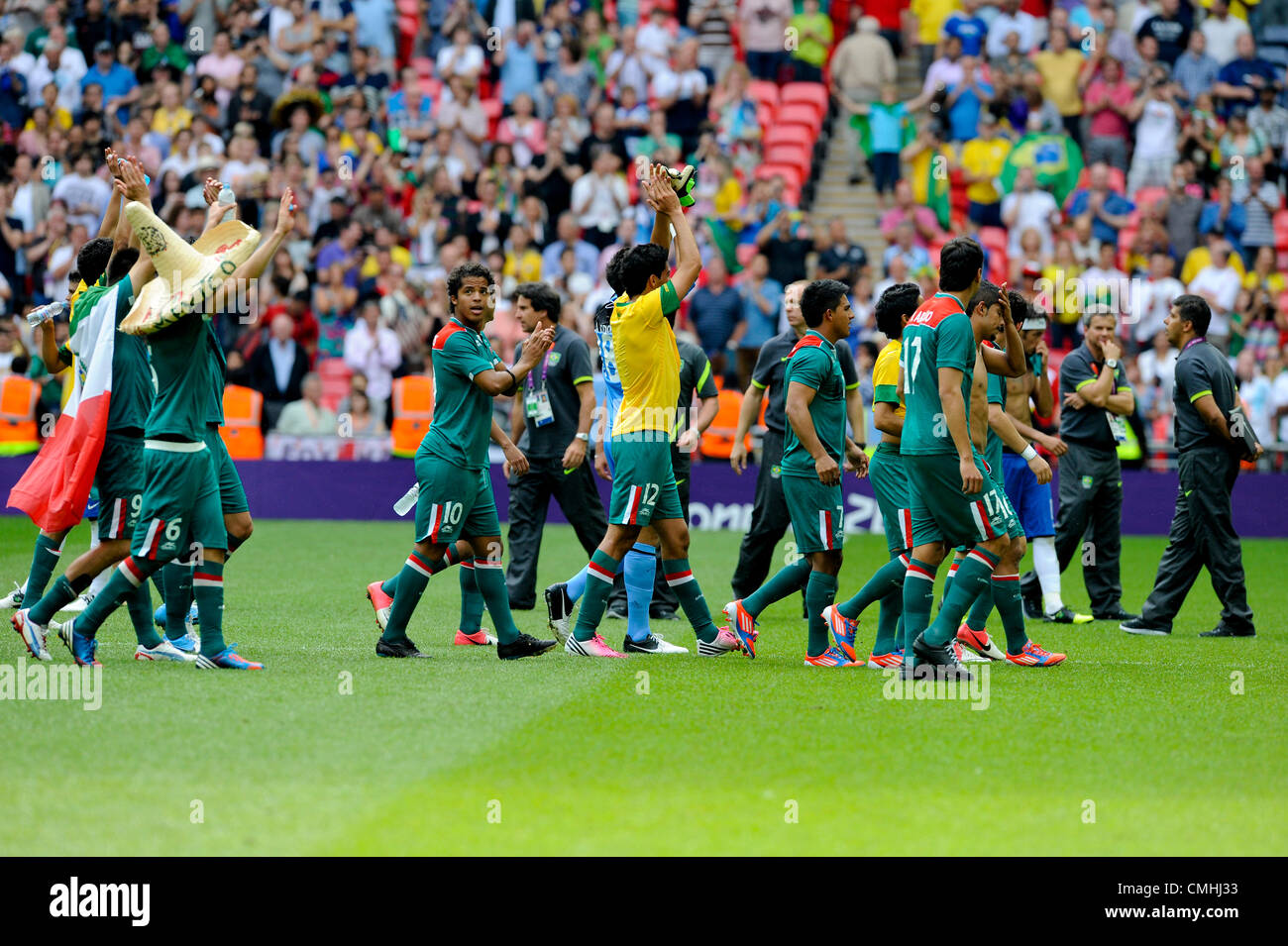 11.08.2012 Londra, Inghilterra. I giocatori del Messico celebrano la loro vittoria alla Olympic uomini finale tra il Brasile e il Messico dallo stadio di Wembley. Foto Stock