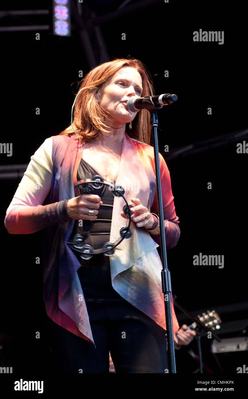 Sabato 11 agosto 2012. Belinda Carlisle effettuando al qui e ora concerto con protagonista delle stelle del 80s a Ascot Racecouse. Regno Unito. Foto Stock