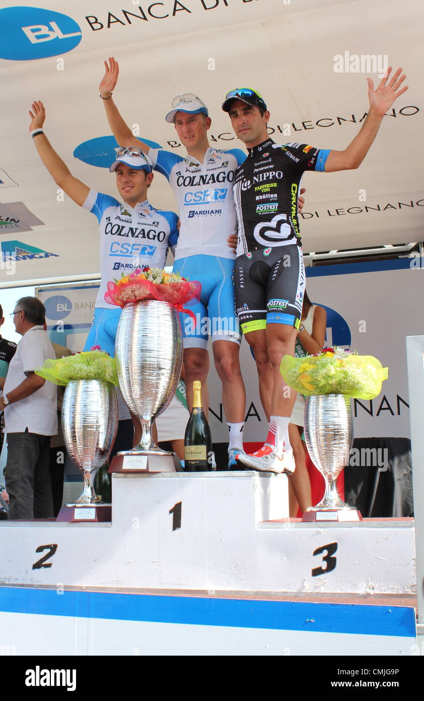 Giovedì 16 Agosto, 2012 - Legnano, Italia: 94th edizione della storica coppa Bernocchi, International Bicycle Race. Partenza e arrivo Toselli street a Legnano Italia. Rank: 1 Sacha Modolo / Italia - Team Colnago CSF Inox, 2° Sonny Colbrelli / Italia - Team Colnago CSF Inox, 3° Mauro Abel Richeze / Argentina - Team Nippo team. Foto Stock