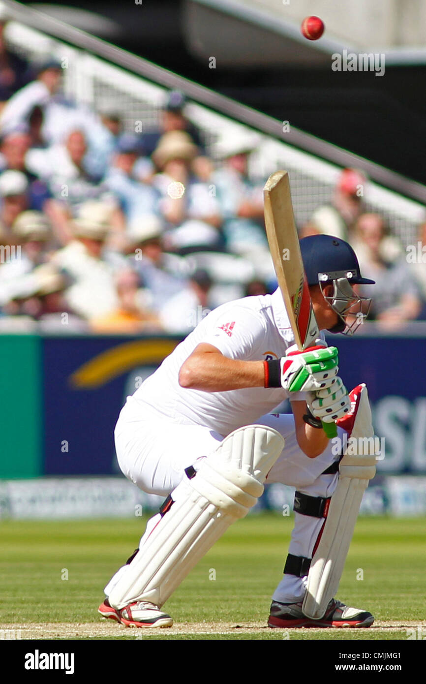 17/08/2012 di Londra, Inghilterra. L'Inghilterra del Jonny Bairstow evita un buttafuori durante il terzo Investec cricket internazionale di test match tra Inghilterra e Sud Africa, ha suonato presso il Lords Cricket Ground: Credito: Mitchell Gunn Foto Stock