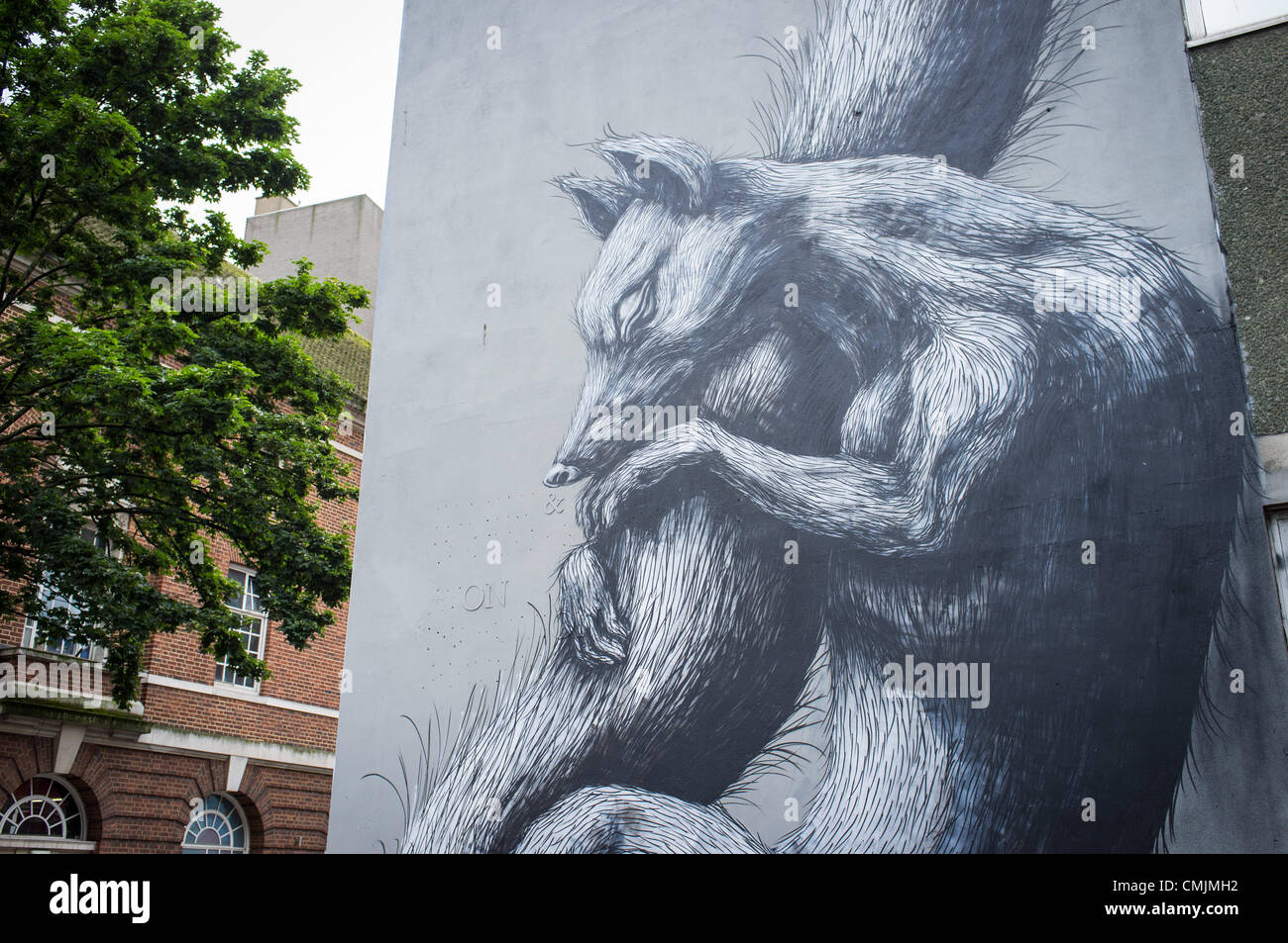 "Bristol, Regno Unito. Venerdì 17 agosto 2012. 'See Nessun male' arte di strada evento in Nelson Street, Bristol". Foto Stock