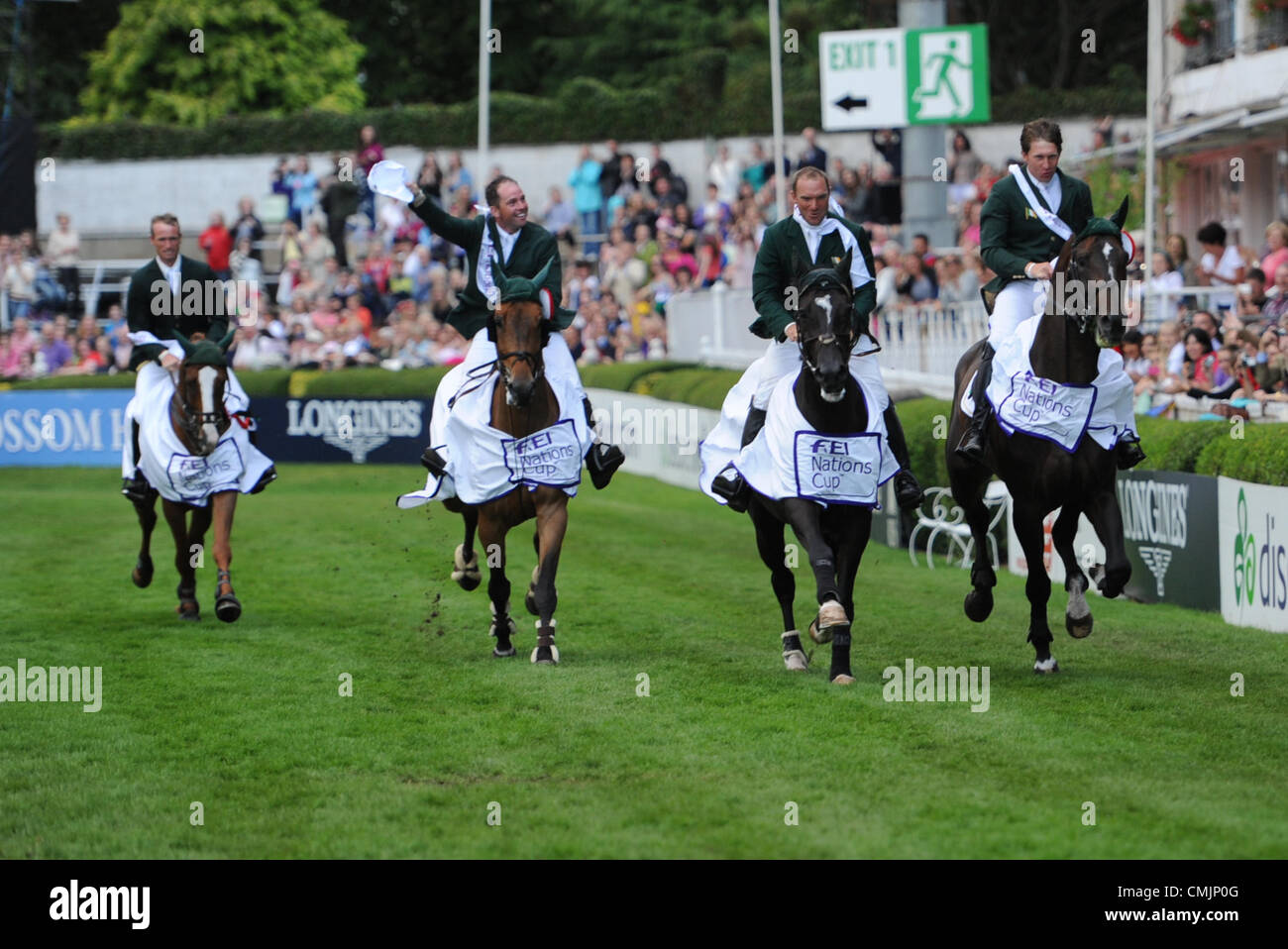 17.08.2012. Dubln, Irlanda. Irlanda su un giro di onore dopo la vittoria del FEI Nations Cup 2012 presso la Royal Dublin Society, Dublino, Irlanda. Foto Stock