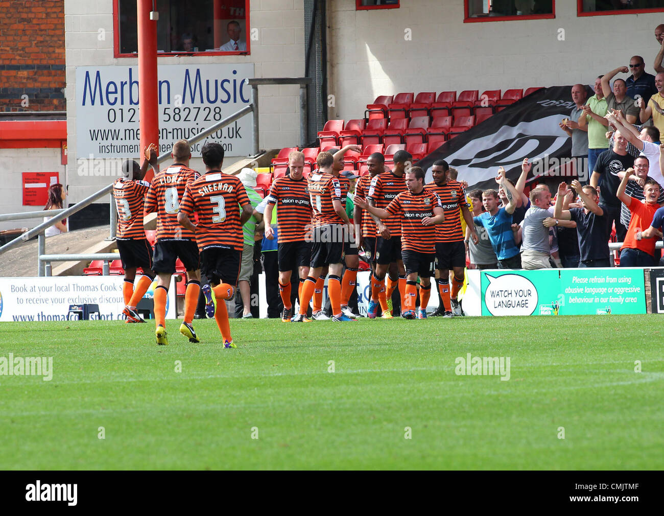 18.08.2012. Crewe, Inghilterra. FA una divisione di calcio. Crewe Athletic contro Notts Country. NOTTS COUNTY celebrano il loro primo obiettivo Foto Stock