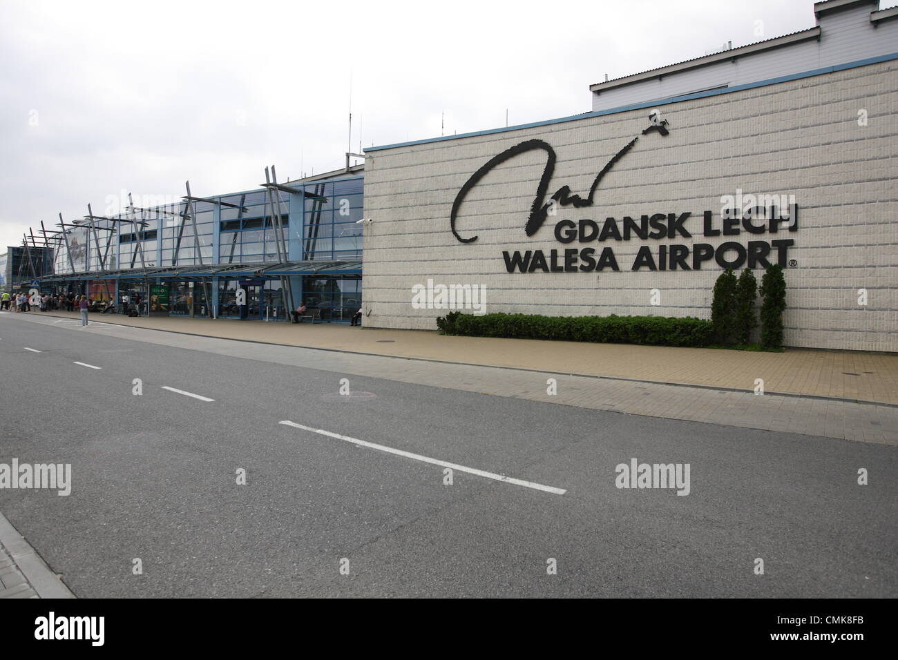 Gdansk, Polonia 22nd, Agosto 2012Aeroporto Lech Walesa di Danzica, Diritto e Giustizia parte conferenza stampa su contoversions in cooperante Michal Brosmio figlio di polacco aveva lavorato per il proprietario della fallita parabank giallo oro, che è attualmente in fase di esame da parte dei procuratori polacca. Foto Stock