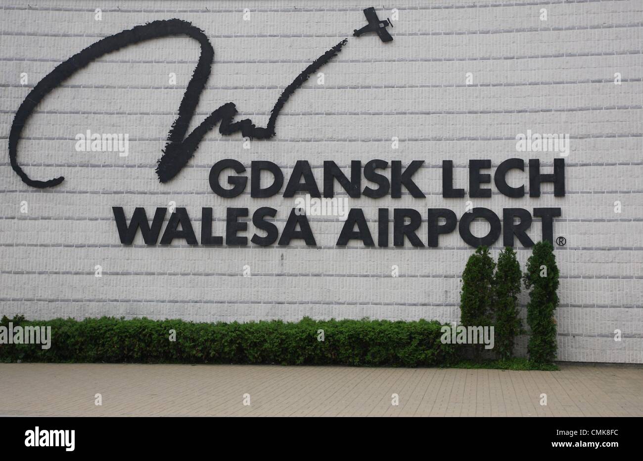 Gdansk, Polonia 22nd, Agosto 2012Aeroporto Lech Walesa di Danzica, Diritto e Giustizia parte conferenza stampa su contoversions in cooperante Michal Brosmio figlio di polacco aveva lavorato per il proprietario della fallita parabank giallo oro, che è attualmente in fase di esame da parte dei procuratori polacca. Foto Stock