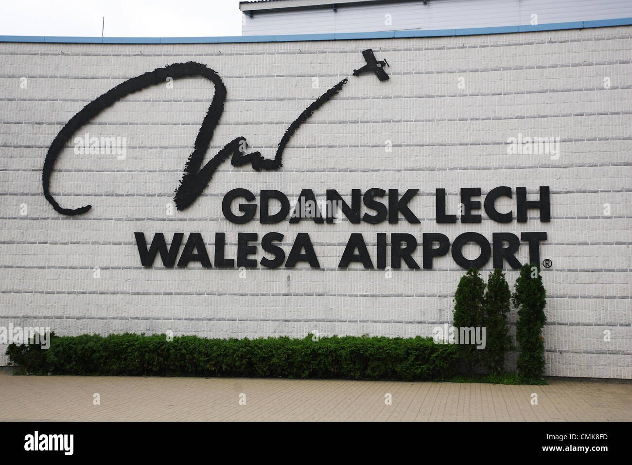 Gdansk, Polonia 22nd, Agosto 2012Aeroporto Lech Walesa di Danzica, Diritto e Giustizia parte conferenza stampa su contoversions in cooperante Michal Brosmio figlio di polacco aveva lavorato per il proprietario della fallita parabank giallo oro, che è attualmente in fase di esame da parte dei procuratori polacca. Foto Stock