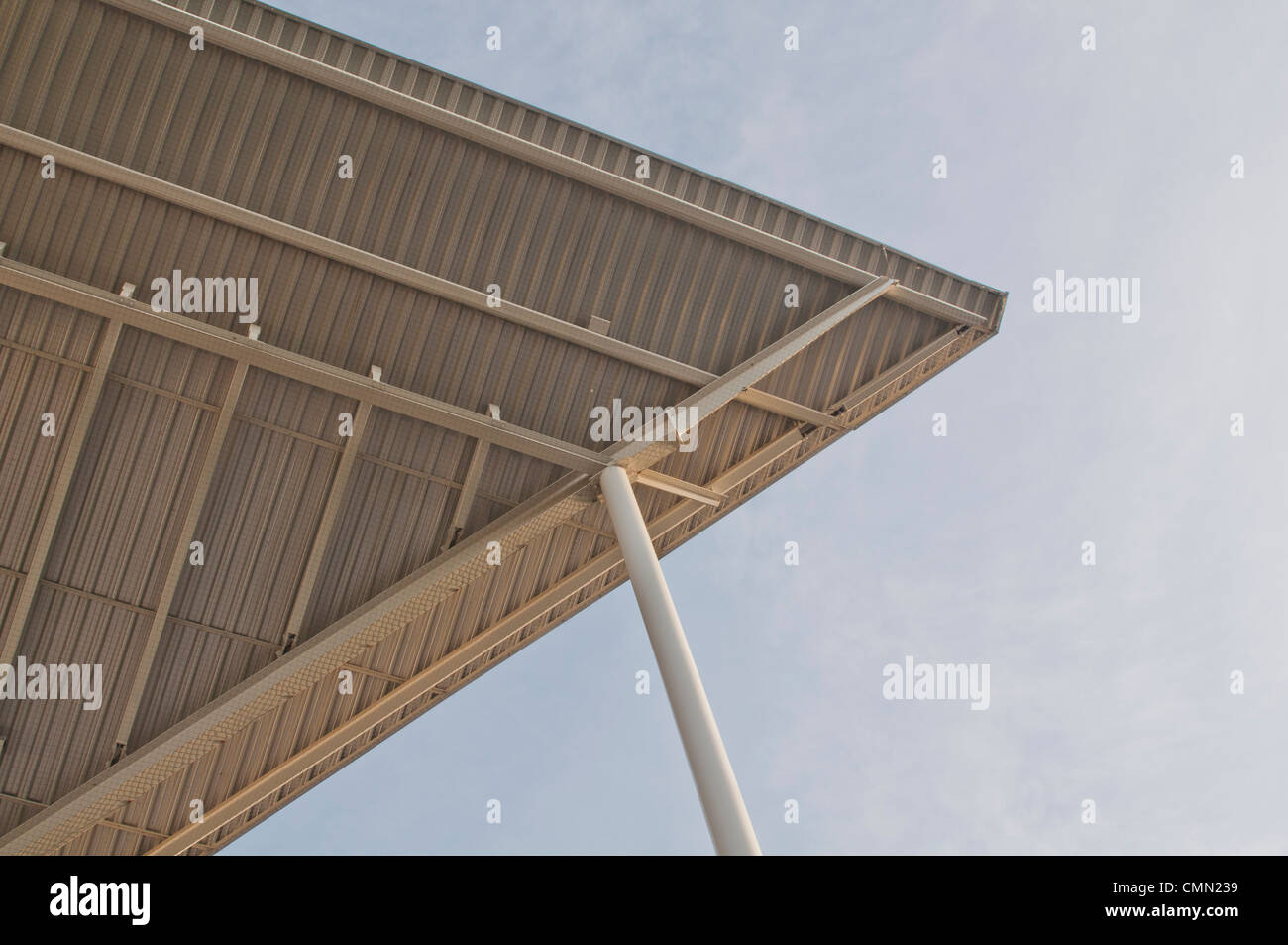 Abstract in acciaio struttura del tetto Foto Stock