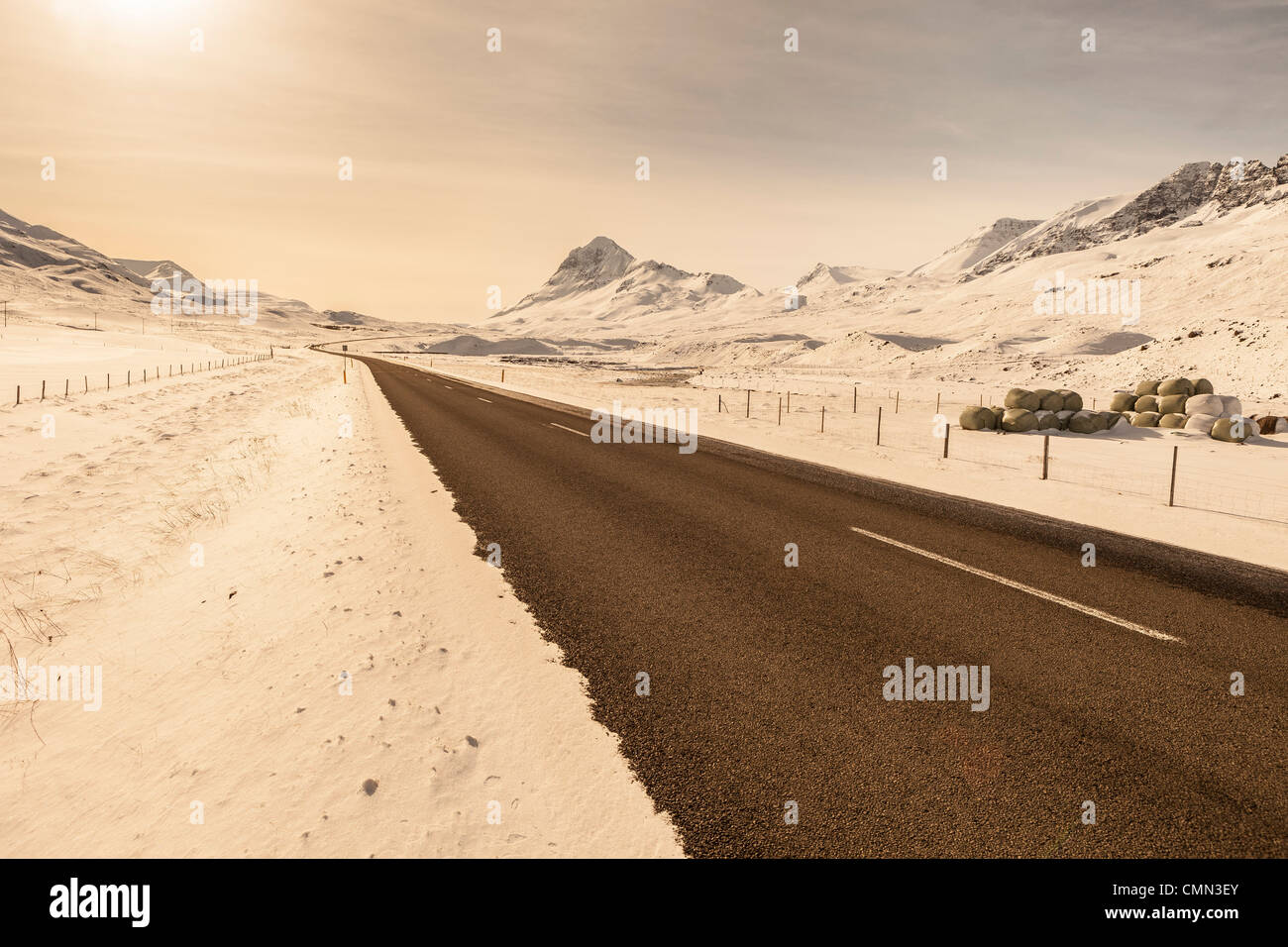 Percorso 1, Oxnadalsheidi, tra Skagafjordur e Eyjafjordur, Islanda Route 1-Autostrada Nazionale -Ring Road Foto Stock