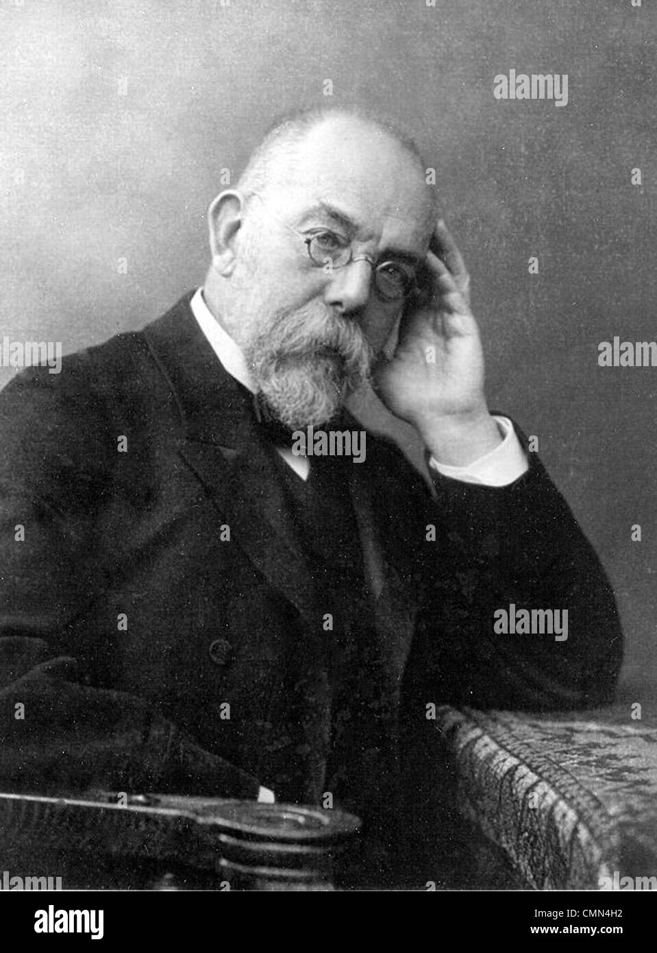 ROBERT Koch (1843-1910) medico tedesco che hanno isolato il carbonchio, colera e i batteri responsabili della tubercolosi Foto Stock