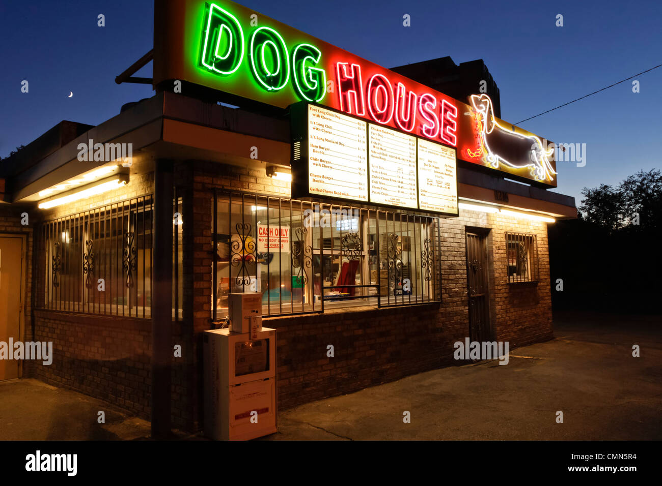 Albuquerque, Nuovo Messico, Stati Uniti. Route 66, casa del cane, hot dog stand. Foto Stock