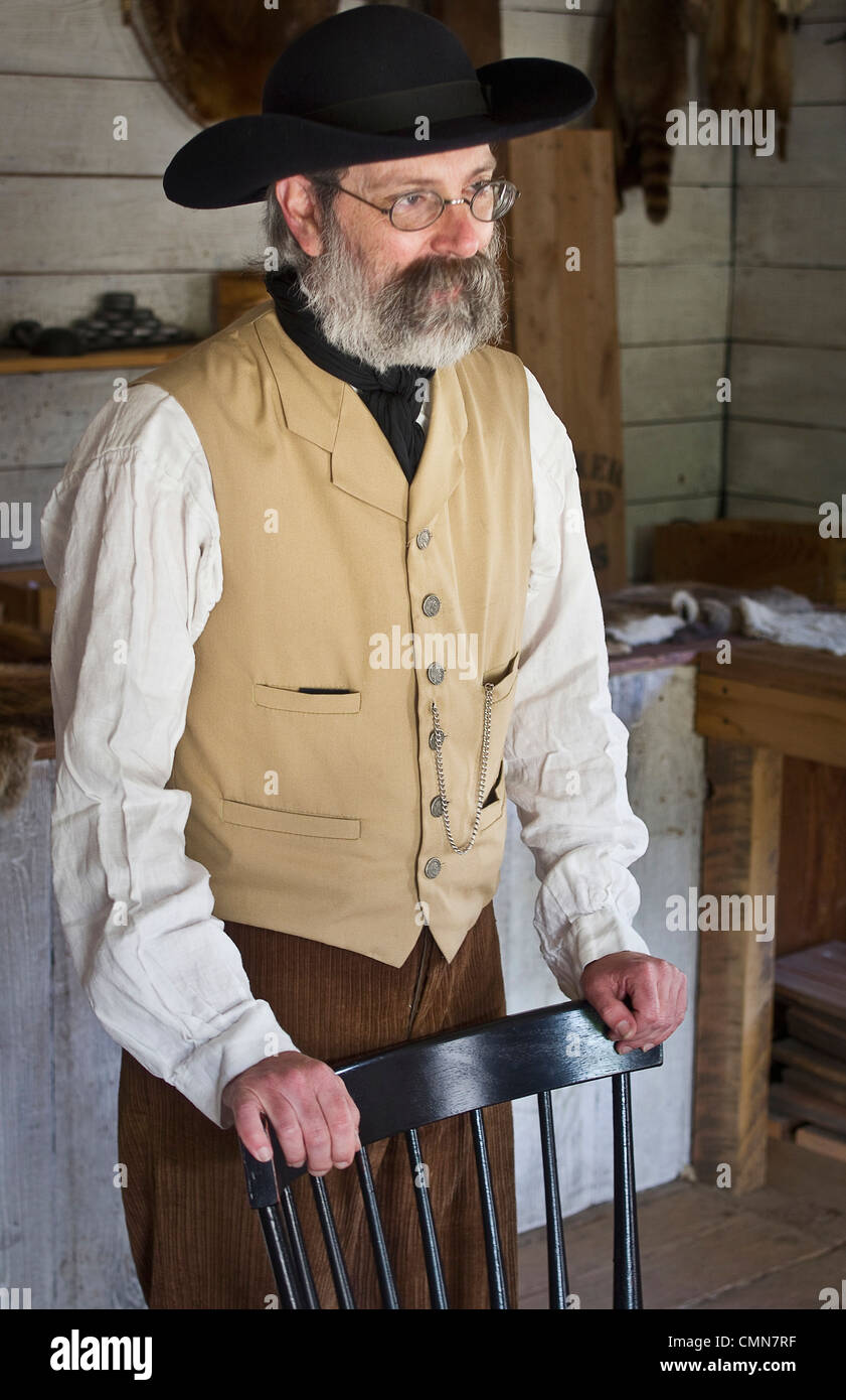 Stati Uniti d'America, Washington, Tacoma. Fort Nisqually museo vivente di storia; Reenactor a 1850s Hudson's Bay fort. (MR) Foto Stock