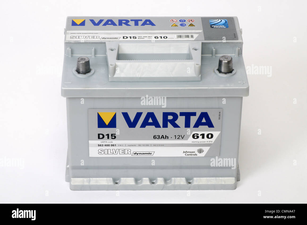 Batteria auto - Varta Silver Dynamic Alta Capacità 12v 63ah shot su sfondo  bianco Foto stock - Alamy