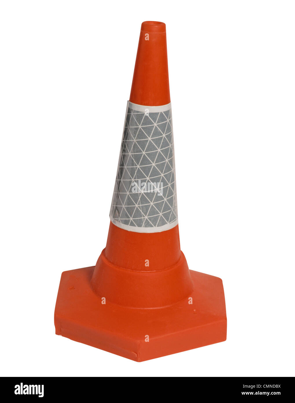 Pericolo di traffico cono isolato su sfondo bianco Foto Stock