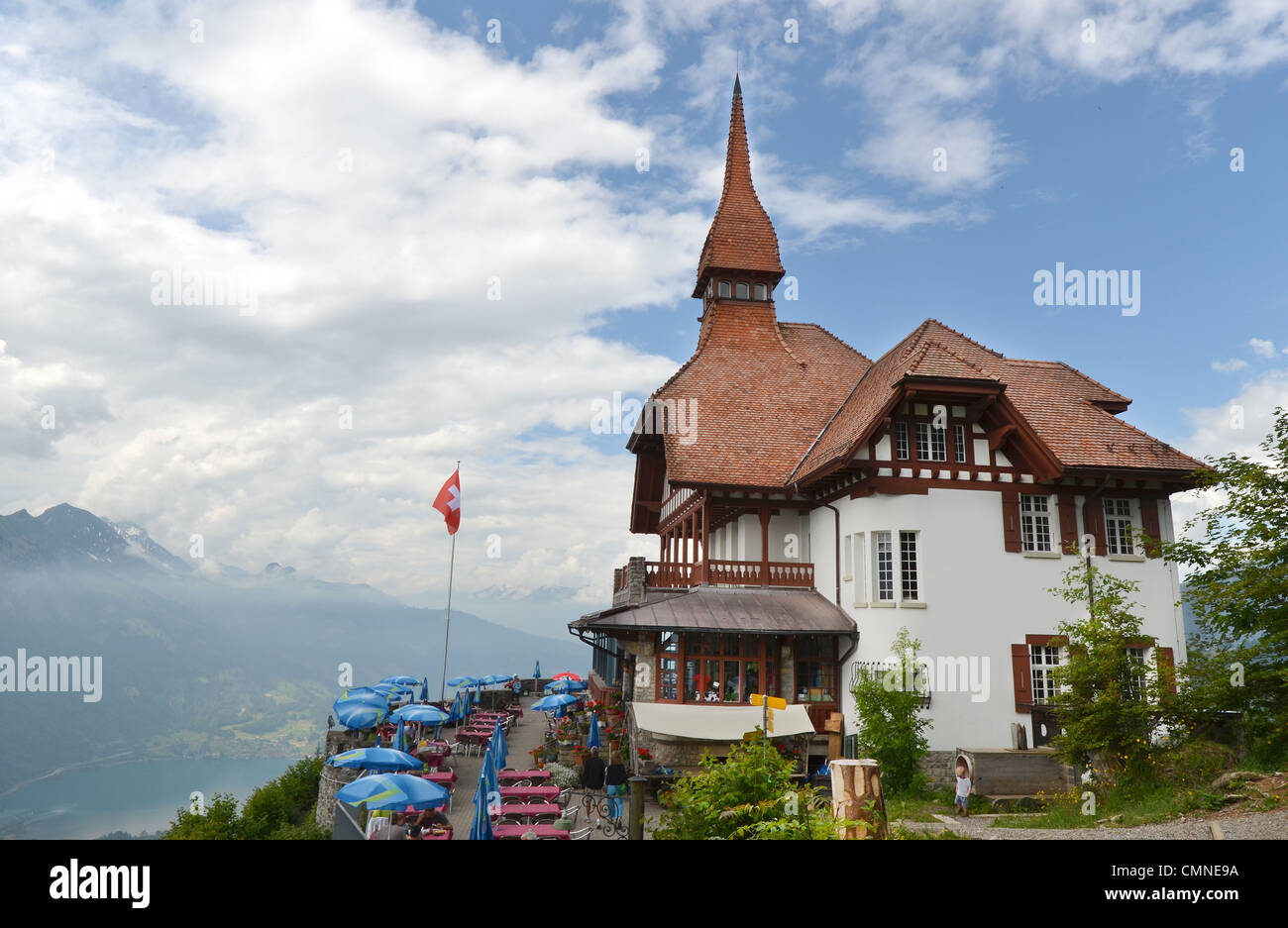 Tradizionale edificio di svizzeri e di un ristorante a Harder Kulm, Interlaken, Svizzera. Foto Stock