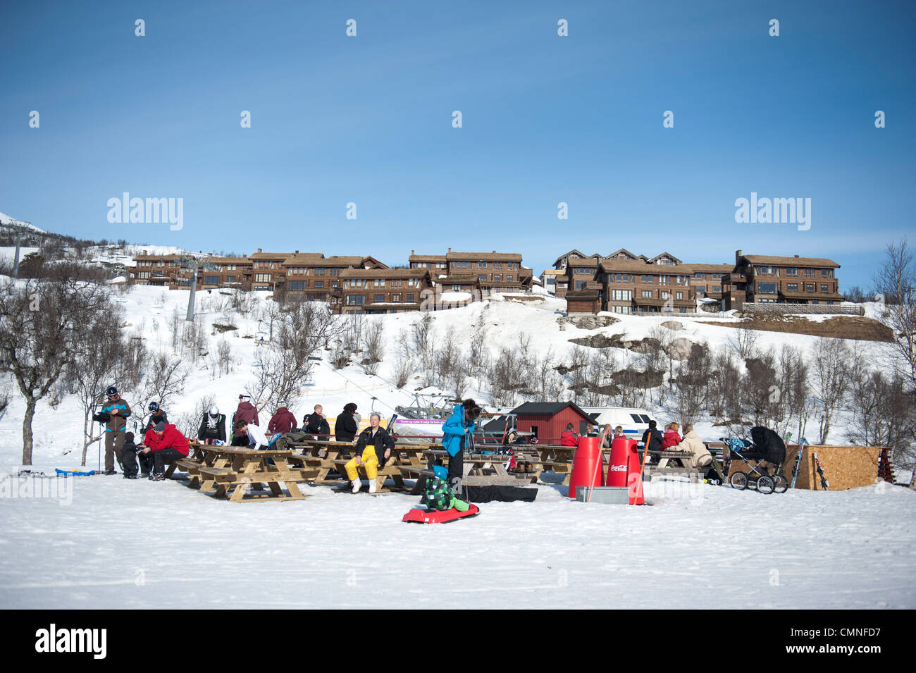 Aprire-ari sosta in corrispondenza della stazione di base di Hovden skisenter, una stazione sciistica in Norvegia del sud con cappio mountain al suo cuore Foto Stock