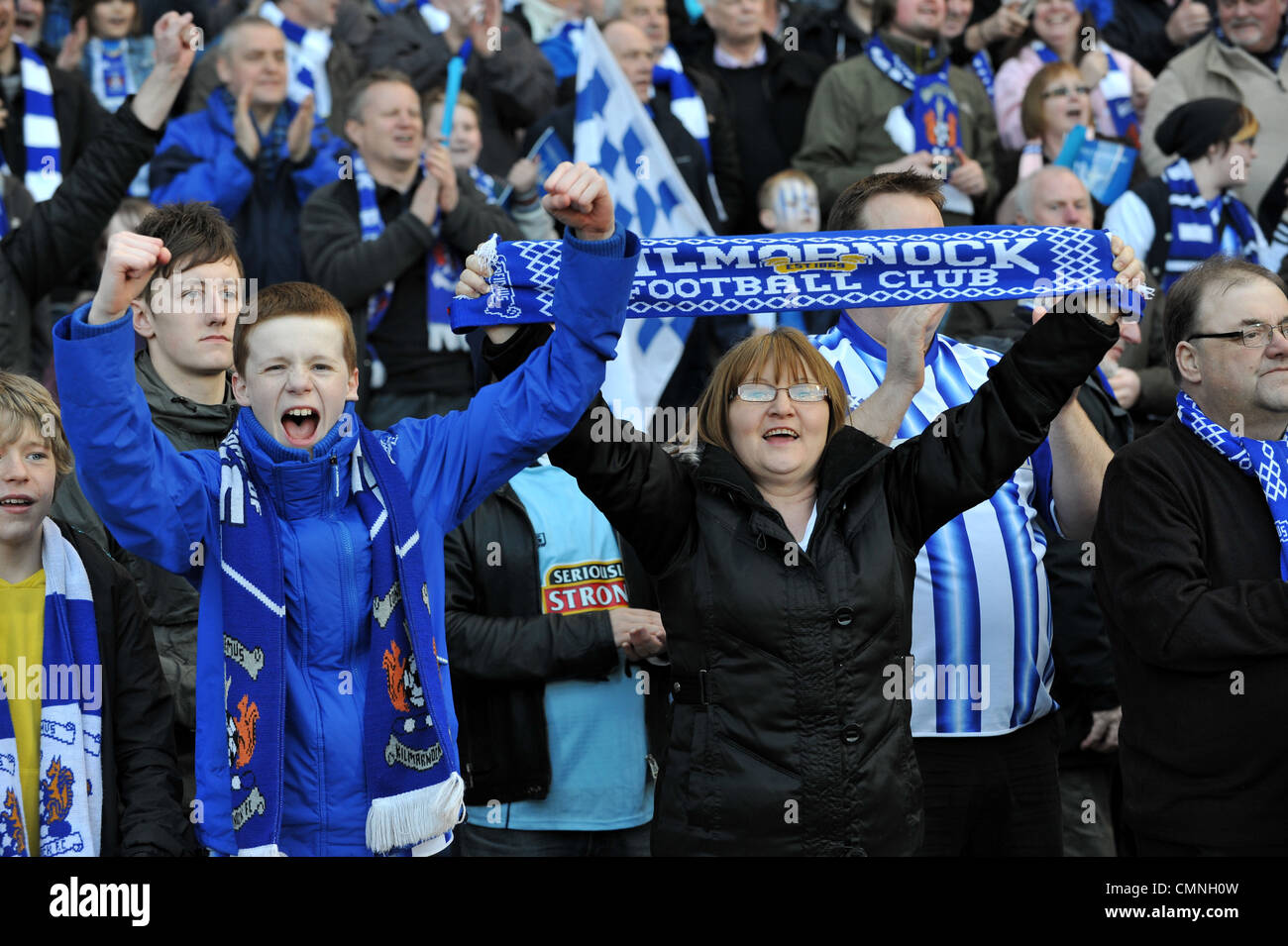 Kilmarnock ventole celebrare la vittoria sul Celtic in Scozia europee finale di League Cup a Hampden. Foto Stock
