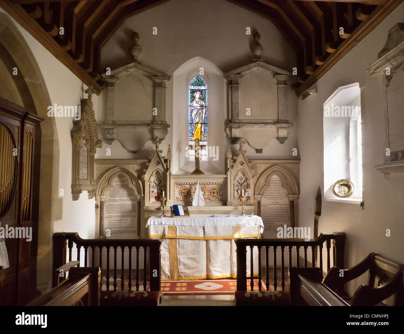 Interno di San Pietro e San Paolo 4 - una piccola chiesa nel villaggio di Appleford, Oxfordshire Foto Stock