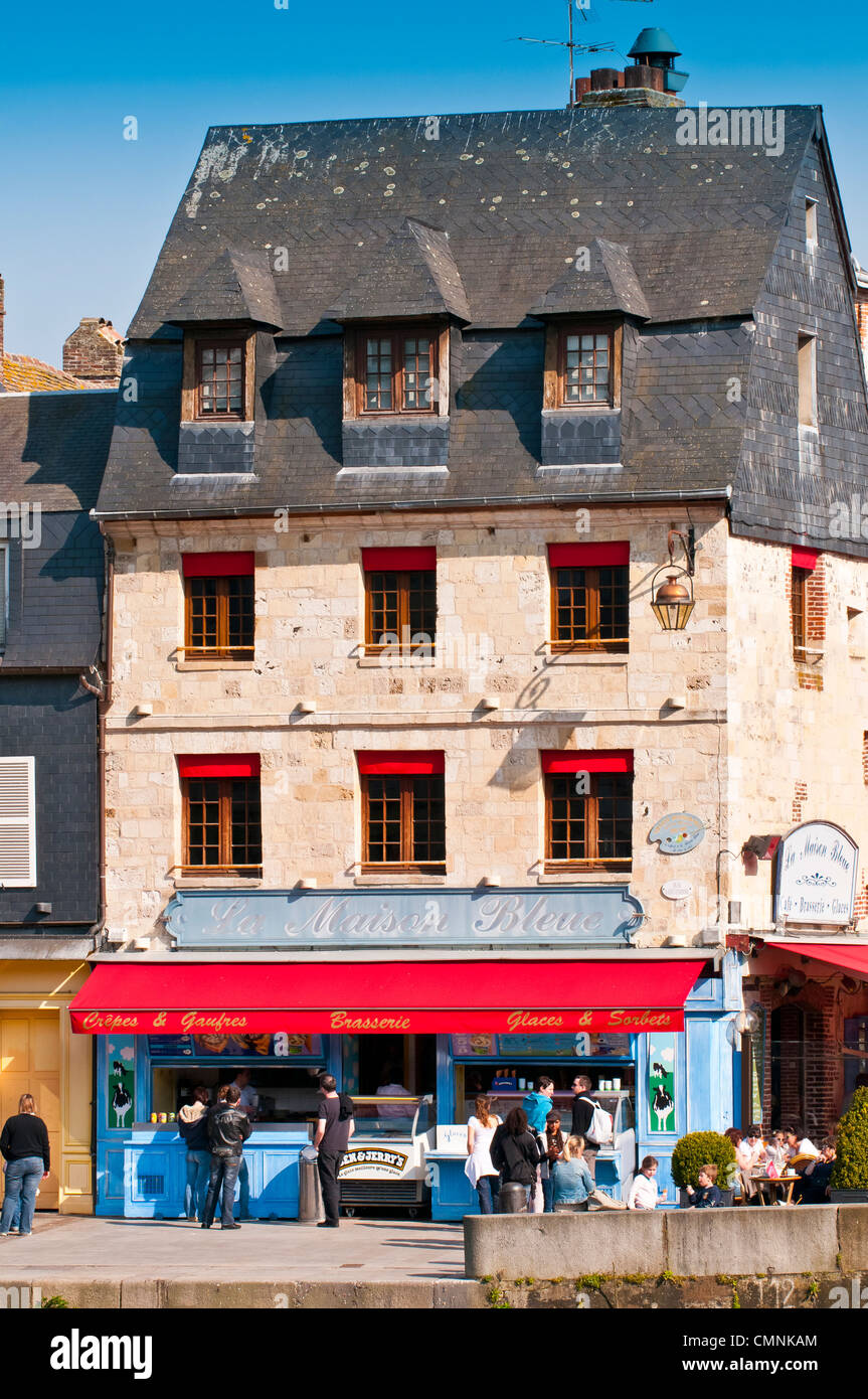 La Maison Bleue, Honfleur, in Normandia, Francia, Europa Foto Stock