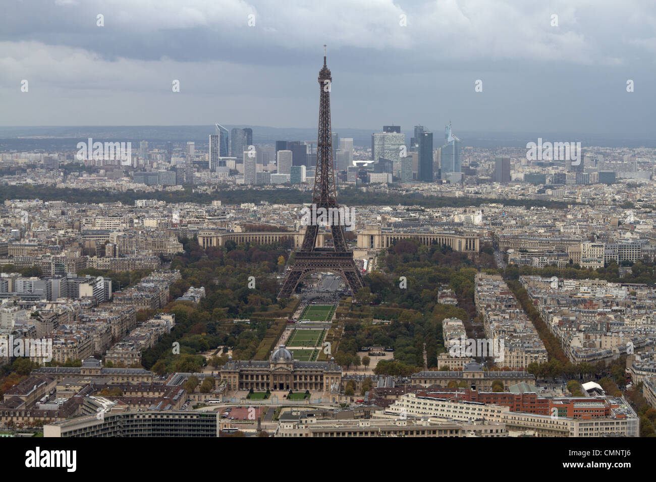 Autunno squall sulla Torre Eiffel Parigi Ottobre 2012 Foto Stock
