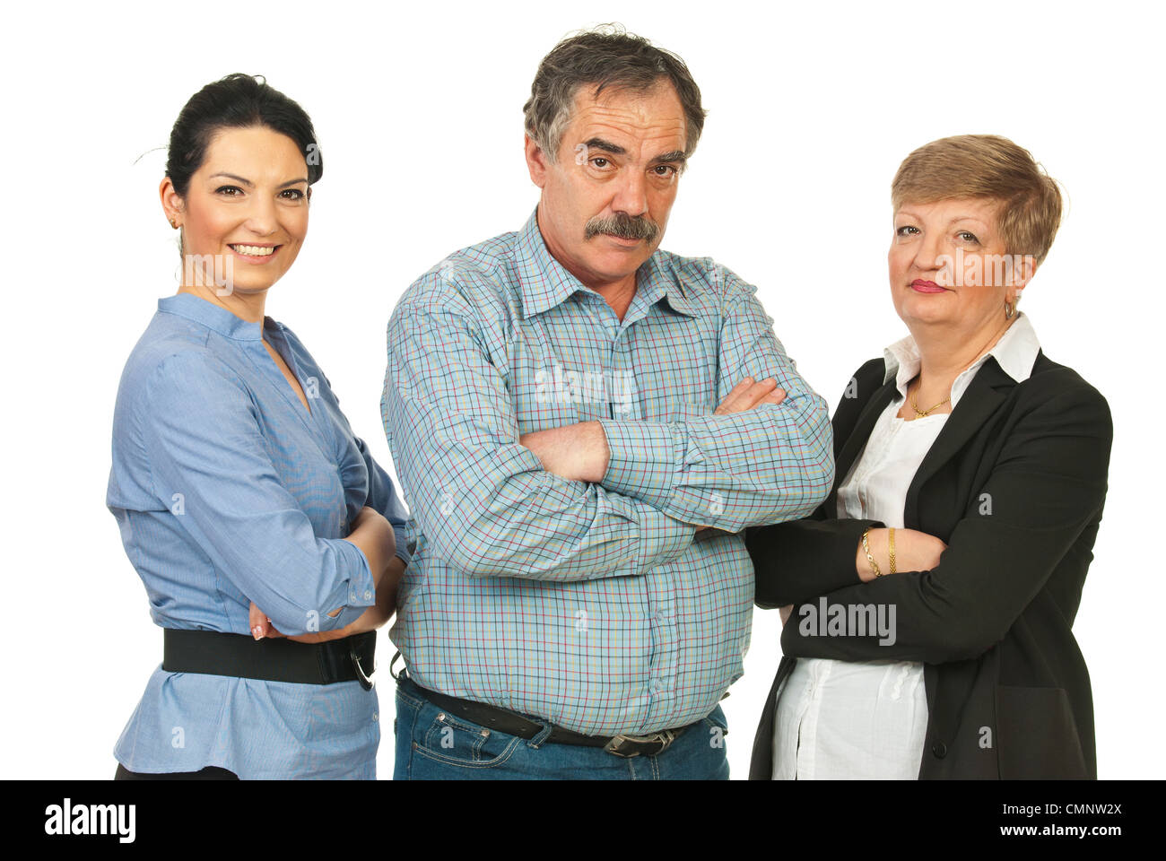 Team di diverse età della gente di affari in piedi con le braccia incrociate isolato su sfondo bianco Foto Stock