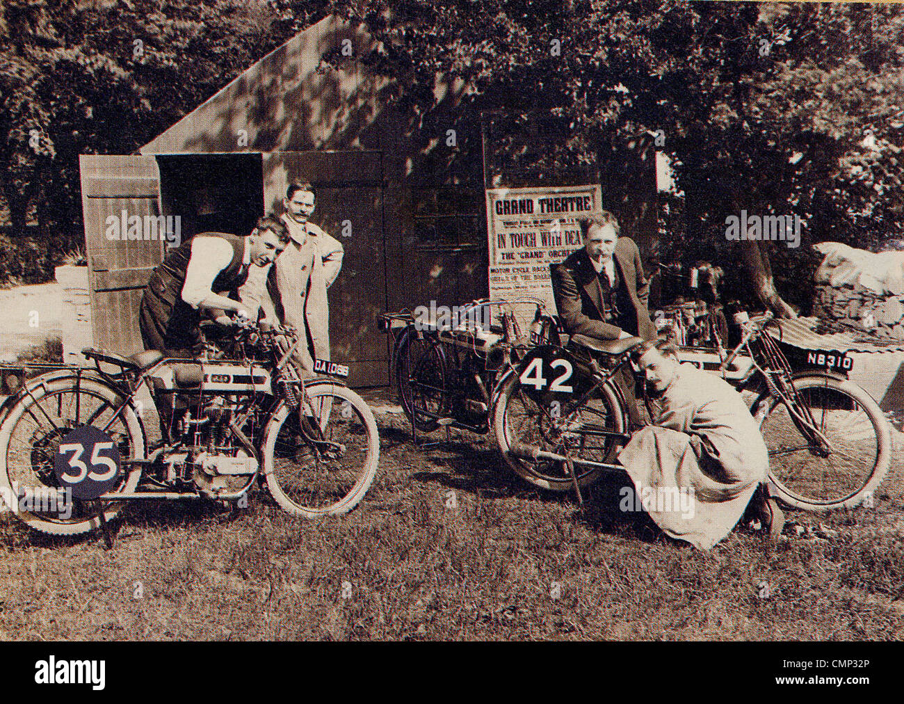 Gara di moto Team (1914), A. J. Stevens & Company Ltd, Wolverhampton, fine del XX sec.. Una fotografia da "motociclo News' Foto Stock