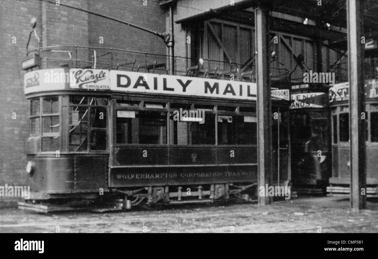 Tram, Cleveland Road deposito autobus, Wolverhampton, 1927. Un inizio di Wolverhampton Corporation double-decker auto tram (n. 36) quali Foto Stock