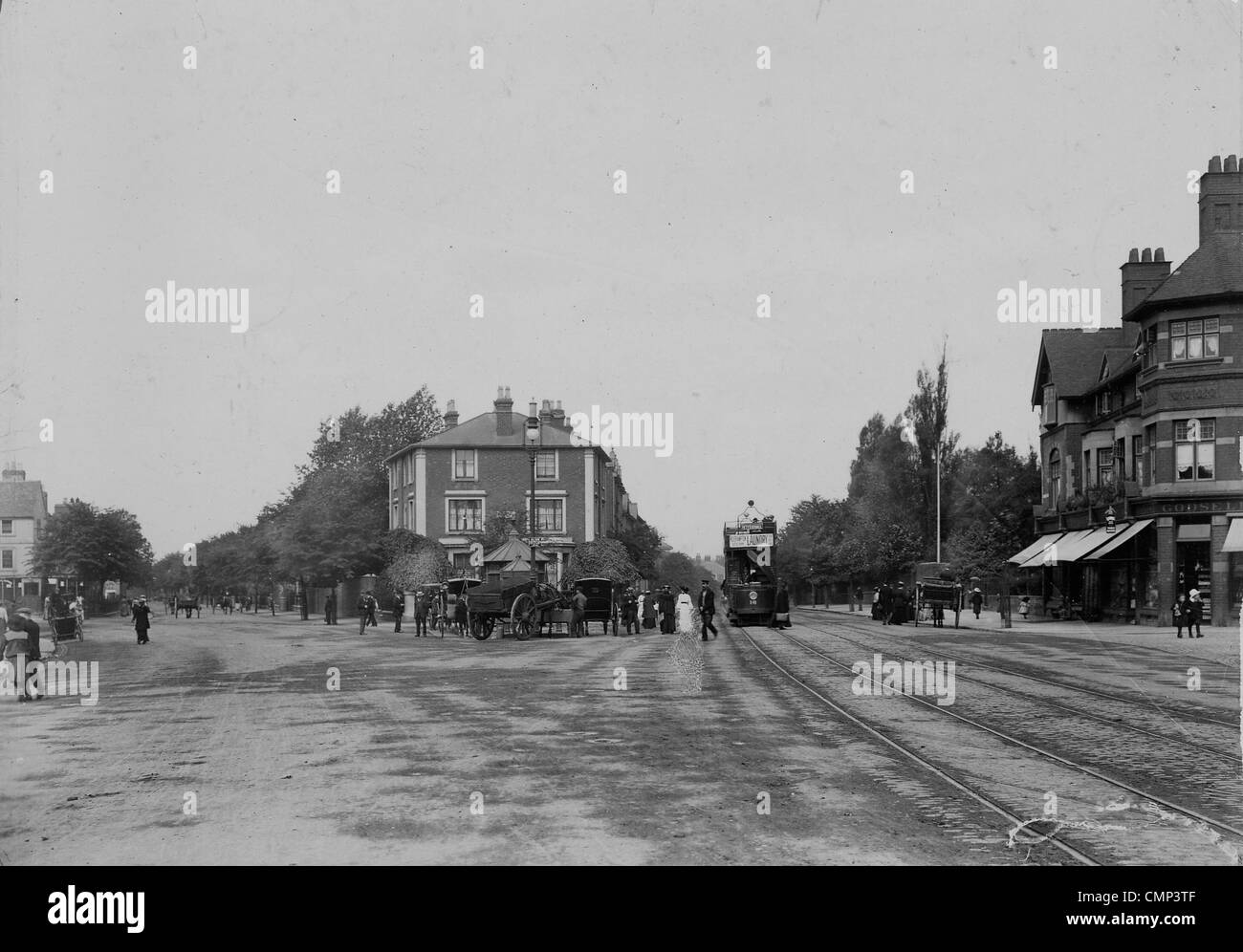 Cappella di cenere, Wolverhampton, circa 1904. A Wolverhampton Corporation di proprietà (tram n. 16) e a cavallo il veicoli a Cappella di ceneri, Foto Stock