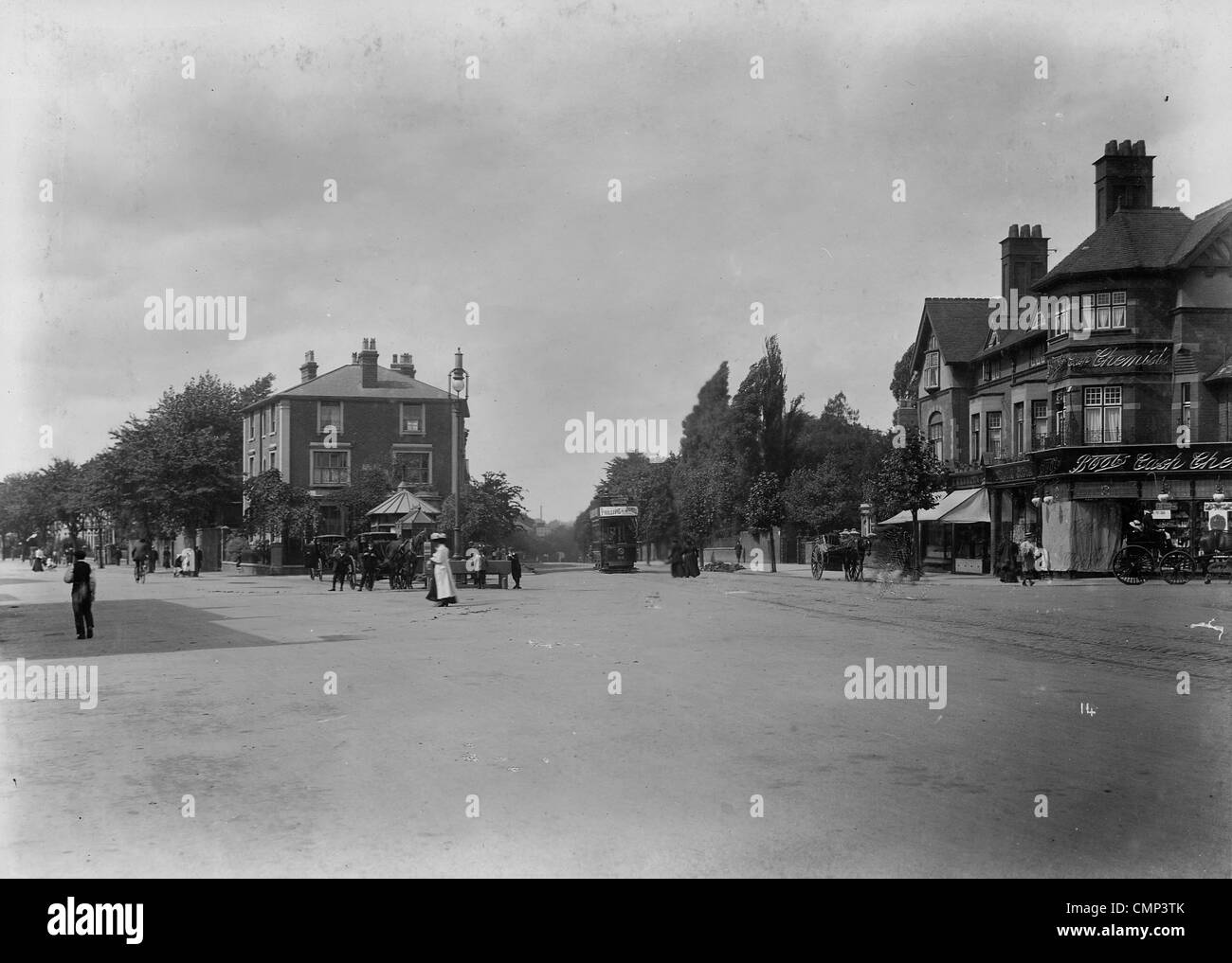 Cappella di cenere, Wolverhampton, circa 1910. A Wolverhampton Corporation di proprietà (tram n. 36) e a cavallo il veicoli a cappella ceneri Foto Stock