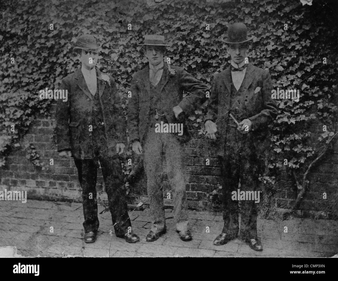 Imprenditori, Tettenhall, inizio XX sec. Tre elegantemente vestito Tettenhall imprenditori. Da sinistra a destra: Jack parete che si è tenuto a Foto Stock