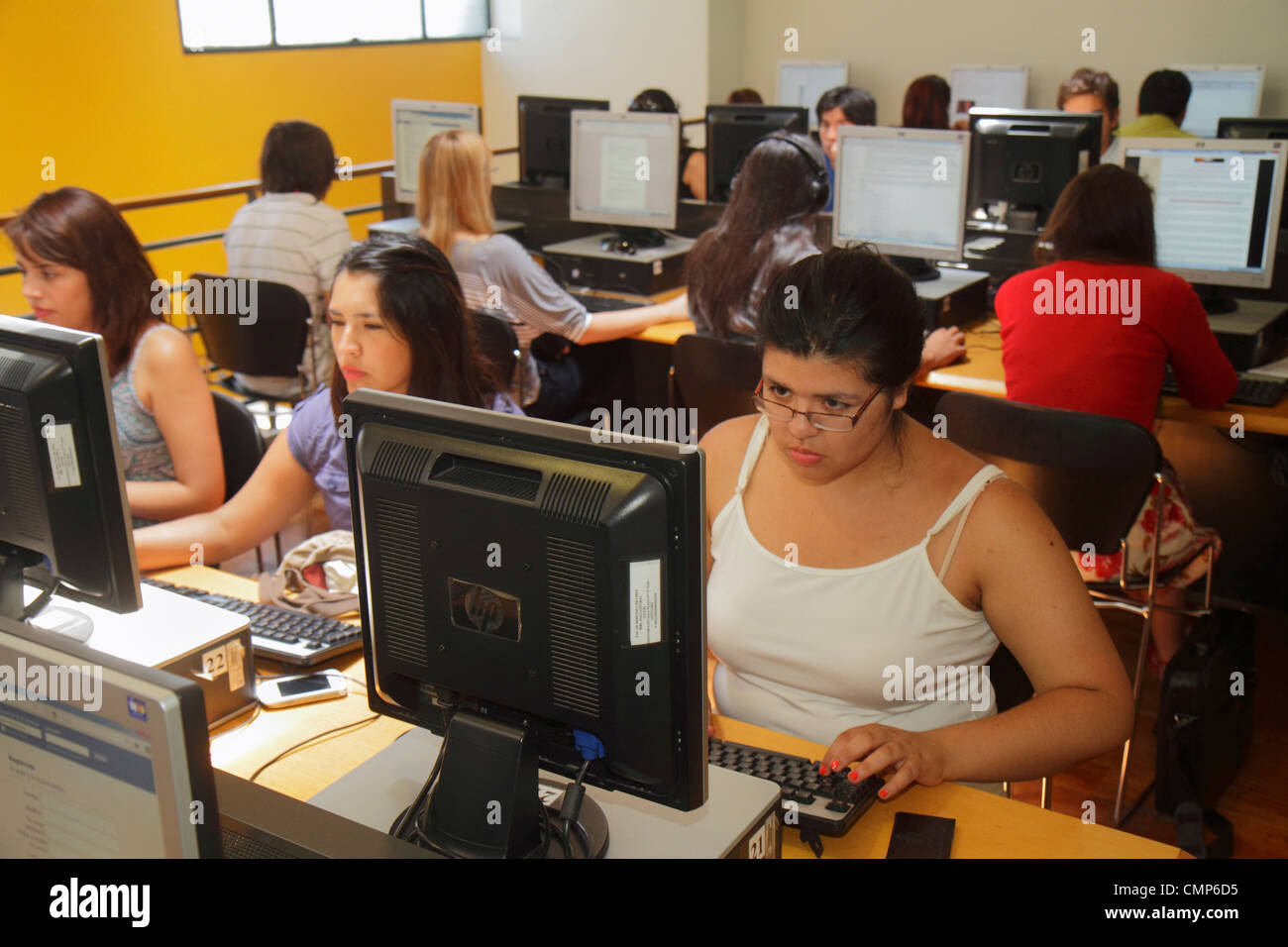 Santiago Cile,Bellavista,Universidad de Chile,Università del Cile,istruzione superiore,istituzione,campus,ispanico Latino etnia immigrato immigrato immigrato Foto Stock