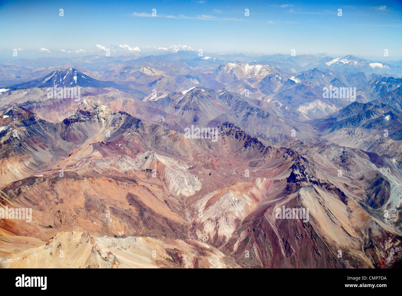 Santiago Chile,Andes Mountains,LAN Airlines,volo per Mendoza,vista sul sedile della finestra,confine con l'Argentina,vista aerea dall'alto,scienza,geografia,rang Foto Stock