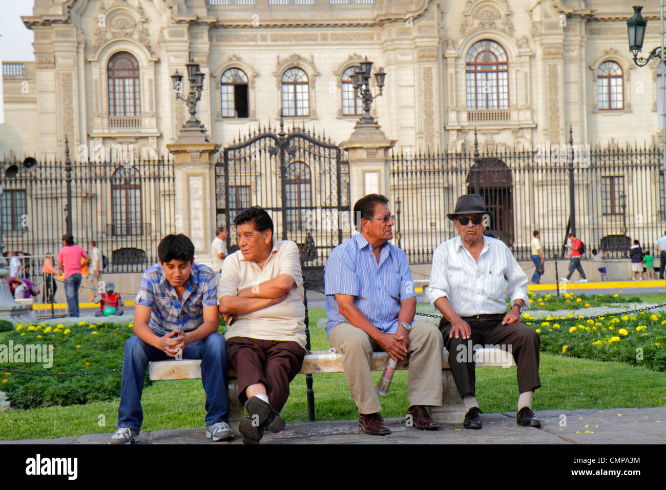 Lima Peru,Plaza de Armas,Palacio de Gobierno,Palazzo del Governo,edificio del Governo,neo barocco,architettura esterna,cancello,piazza pubblica,parco,H Foto Stock