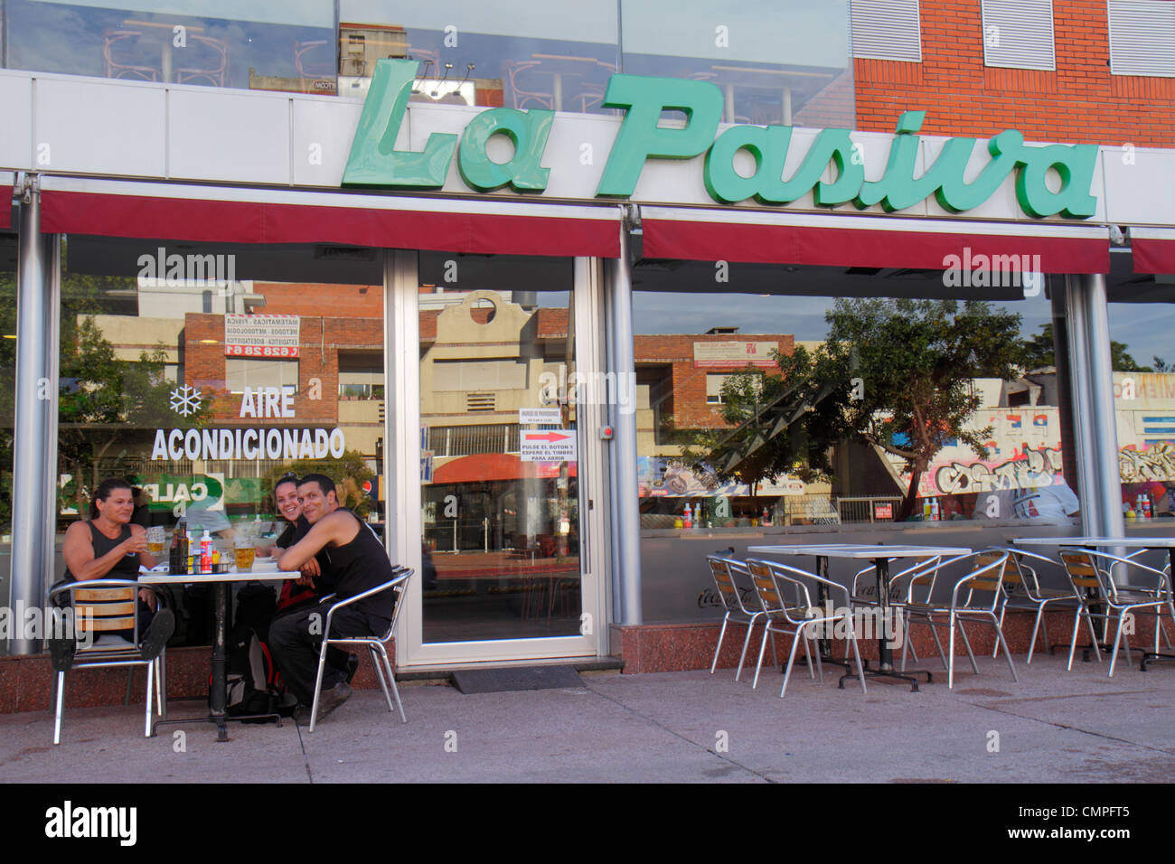 Uruguay,Montevideo,Avenida General Fruttuoso Rivera,la Pasiva,ristorante ristoranti ristorazione caffè caffè, cucina, cibo, ristoranti, catena,segno, insegne, exter Foto Stock