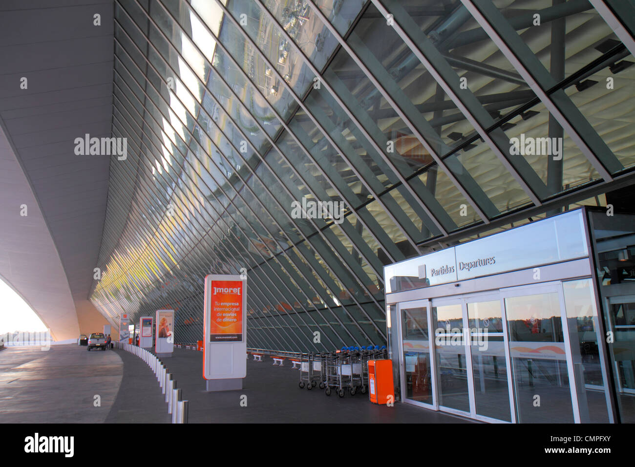 Uruguay,Montevideo,Carrasco General Cesáreo L. Berisso International Airport,MVD,Nuevo,nuovo Terminal,partenza,architettura pluripremiata,Rafael Viñoly Foto Stock