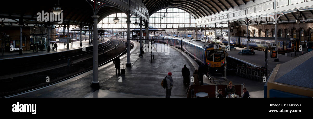 Panorama ofNewcastle upon Tyne Central Station Foto Stock