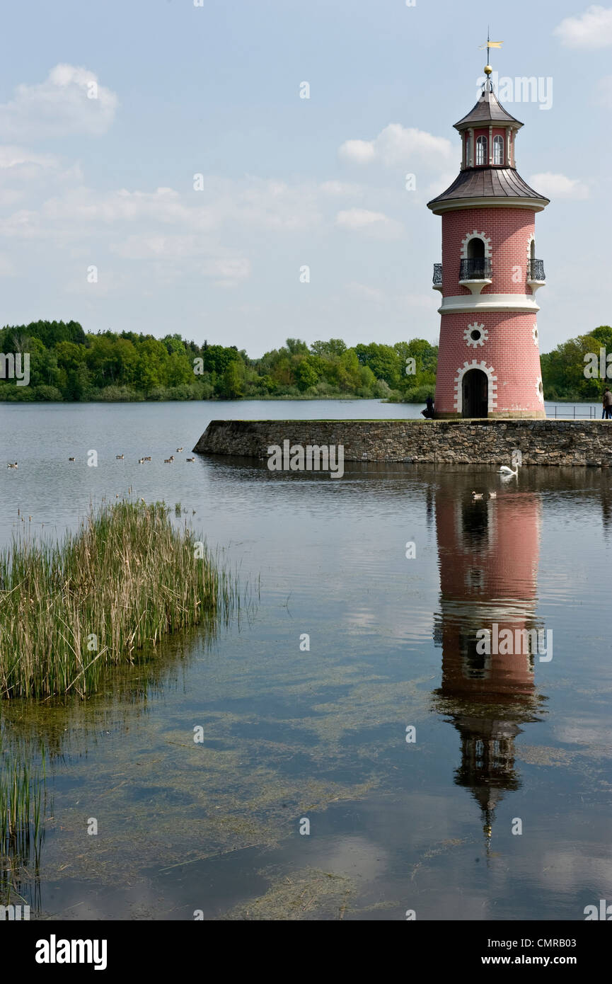 Casa di luce in mezzo al lago. Foto Stock