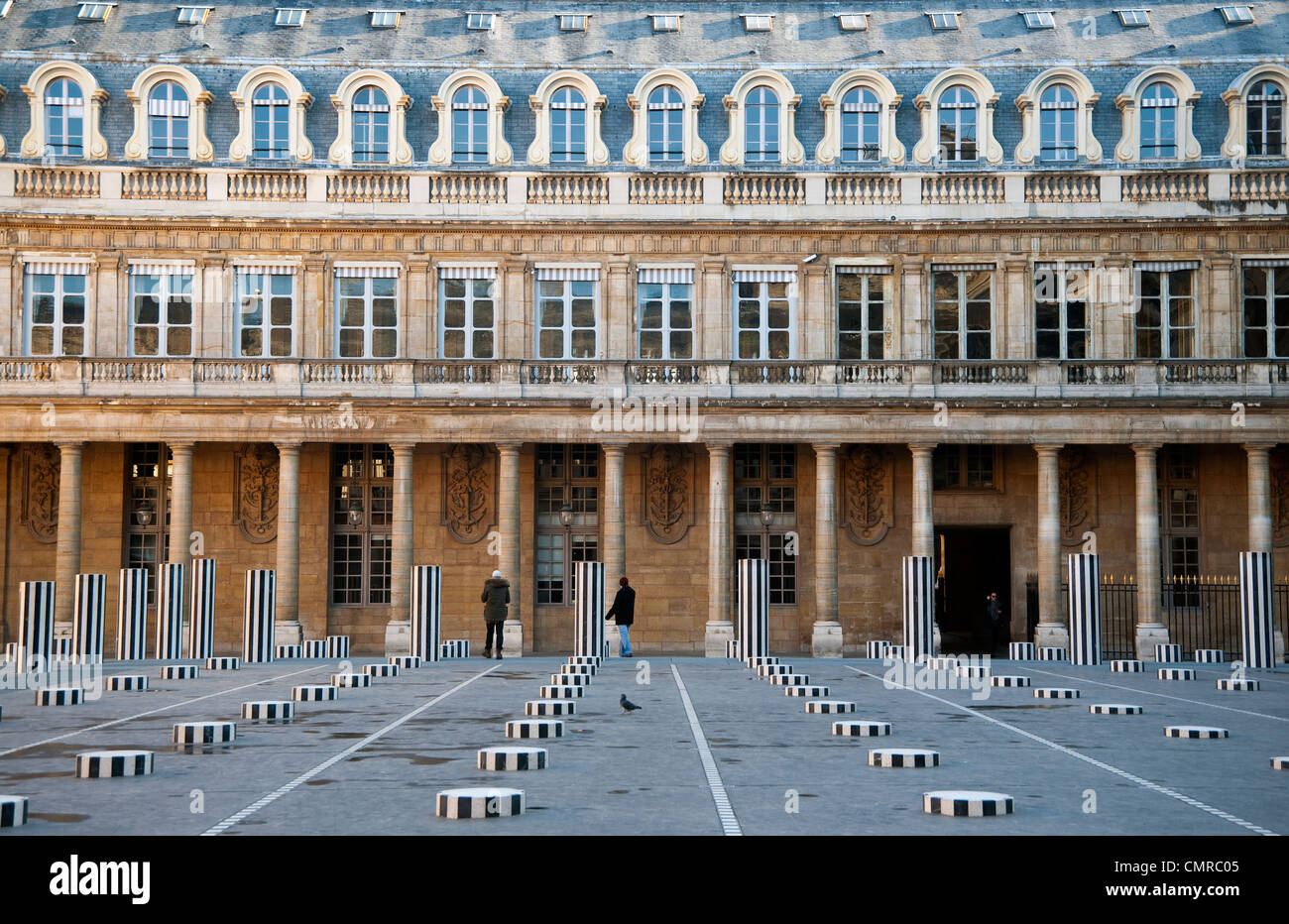 Parigi, Francia - La Colonnes de Burren un arte di installazione nel Palais Royal cantiere Foto Stock