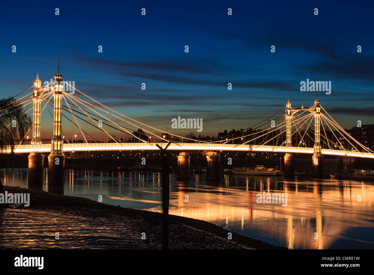 Albert Bridge, London, Vista notte Foto Stock