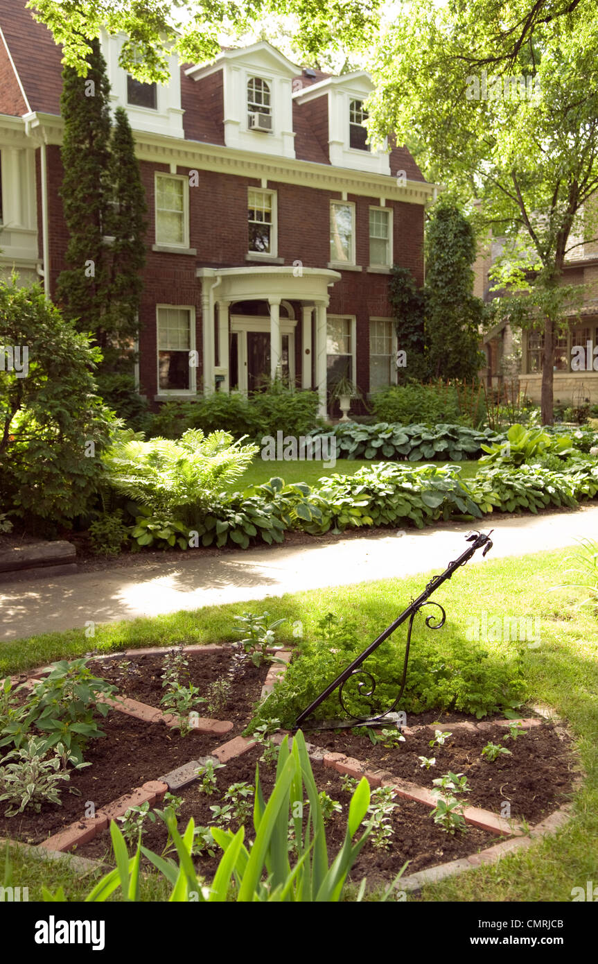 Home garden in Winnipeg, Manitoba, Canada Foto Stock