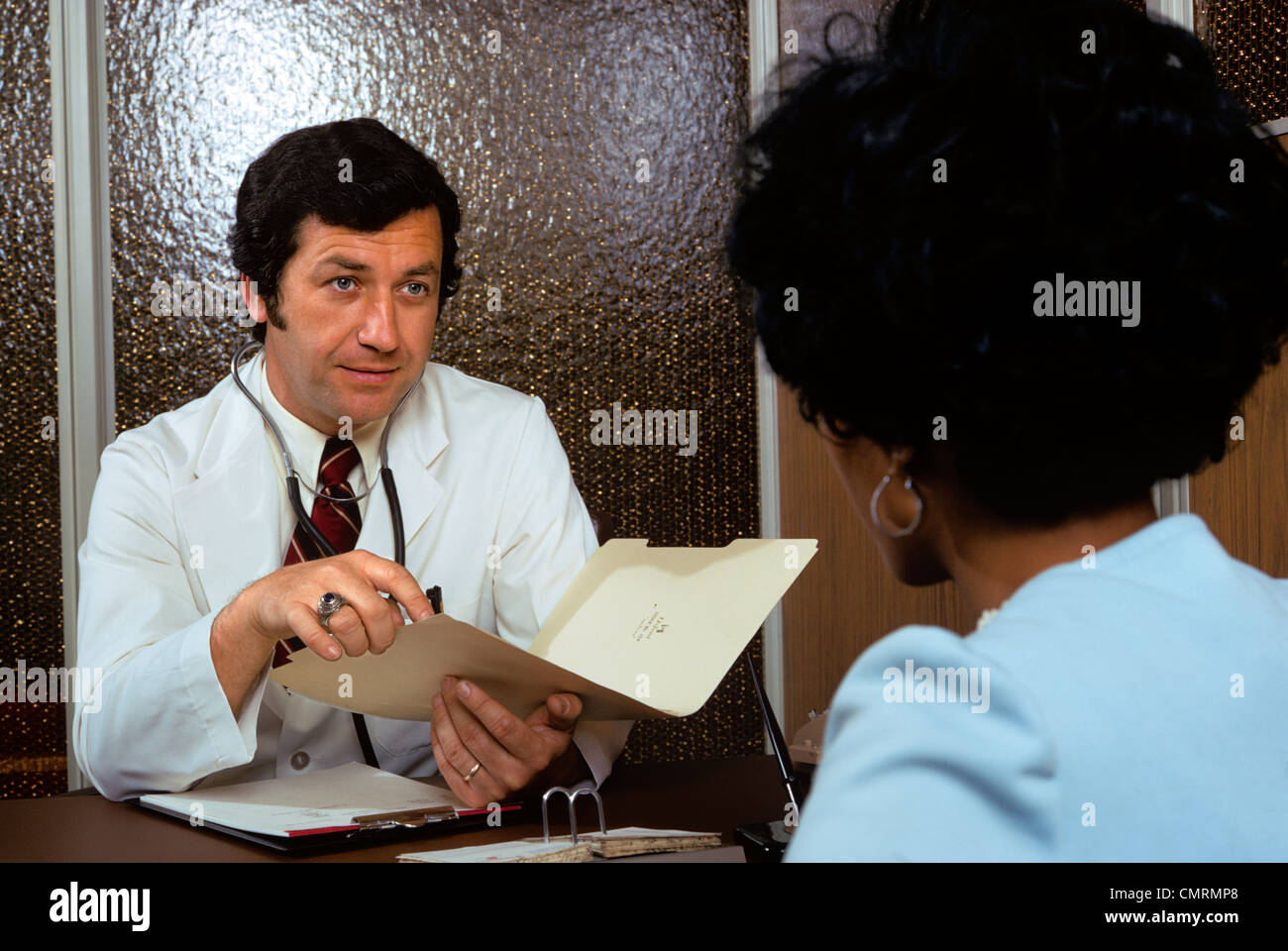 Vecchia pelle vintage cartella per i documenti. Foto Studio Foto stock -  Alamy