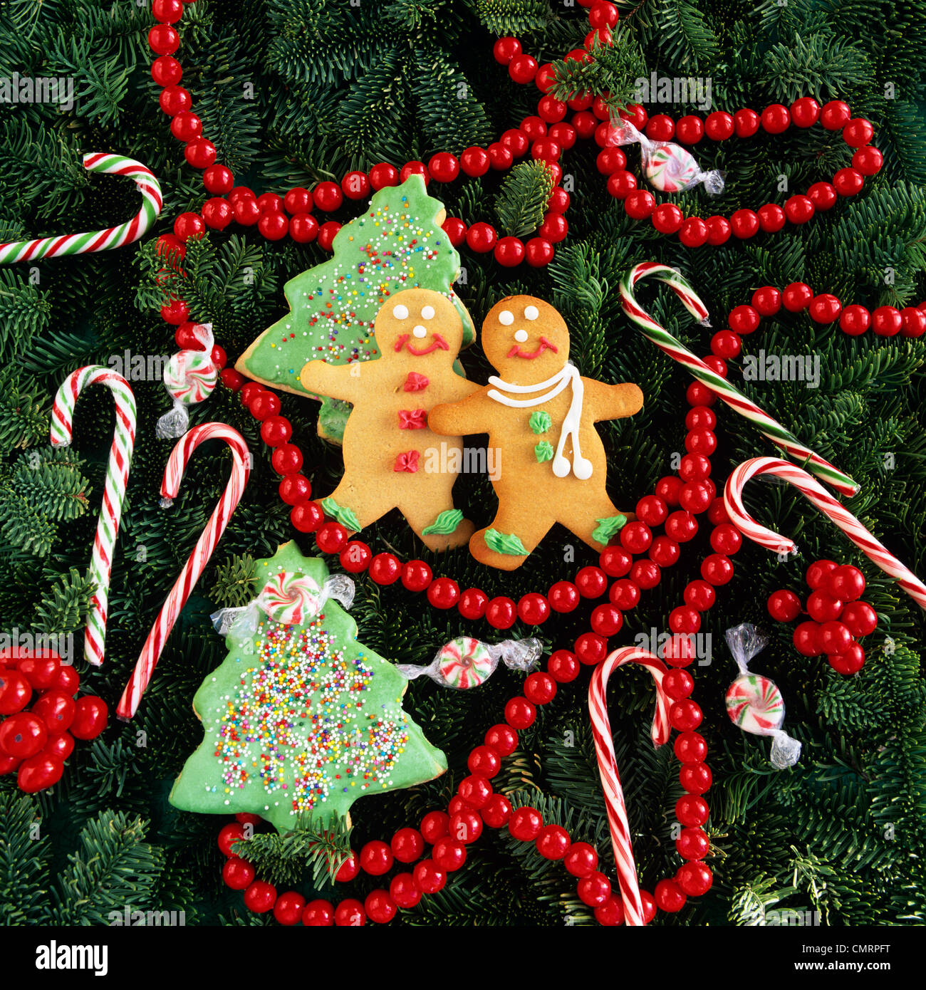 COOKIES E caramelle su albero di Natale Foto Stock