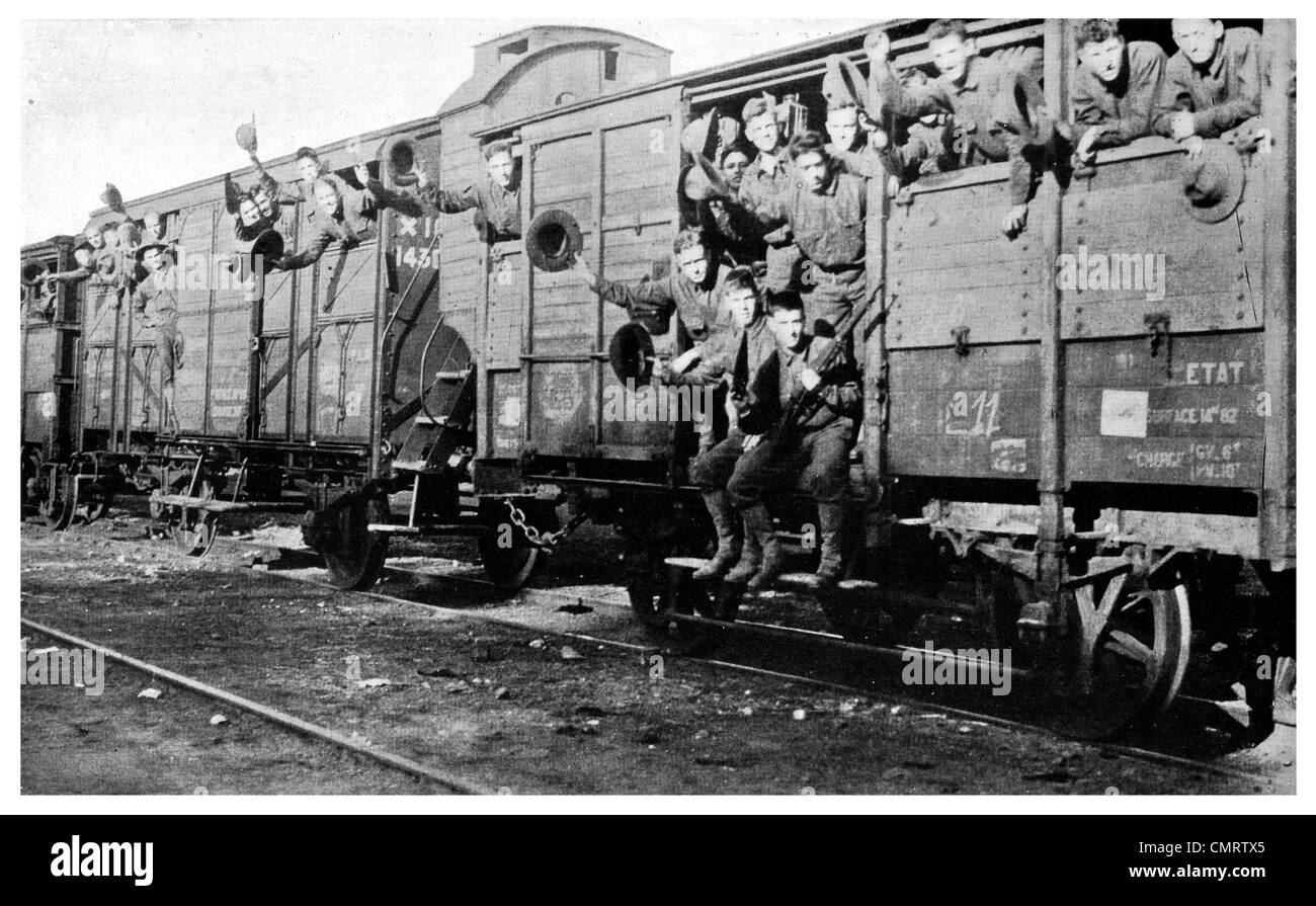 1918 Marines americani in Francia off per il Training Camp carrello ferroviario Foto Stock